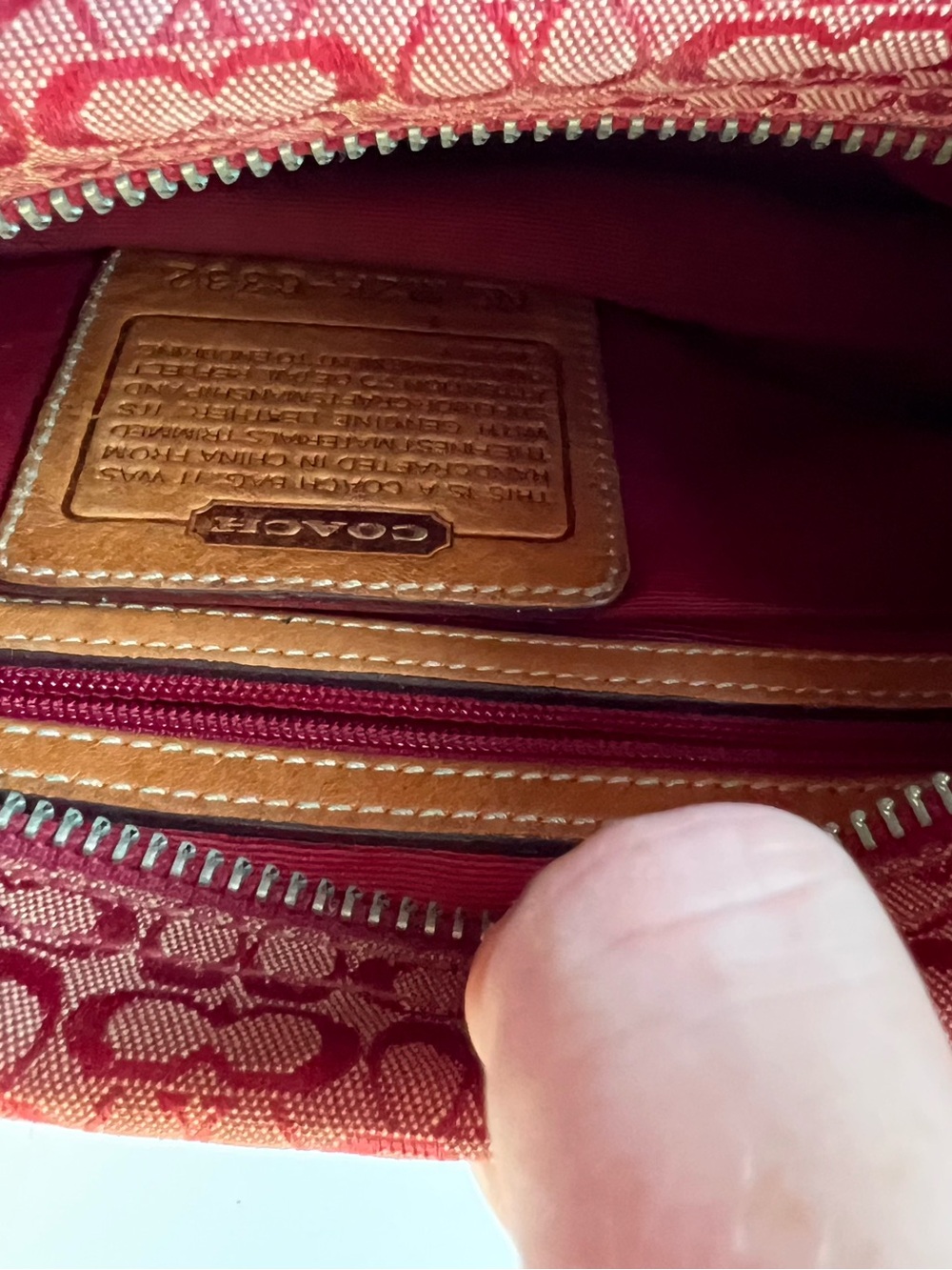 Coach 2000s Red Signature-Pattern Shoulder Bag - Picture 4 of 6